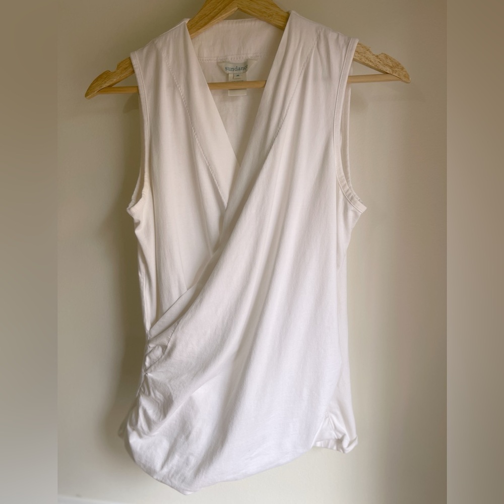 Sundance White Wrap-Style Sleeveless Top 🤍
Size Medium - Picture 2 of 6